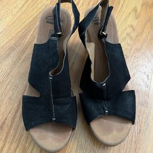 Clarks soft cushion black suede wedges